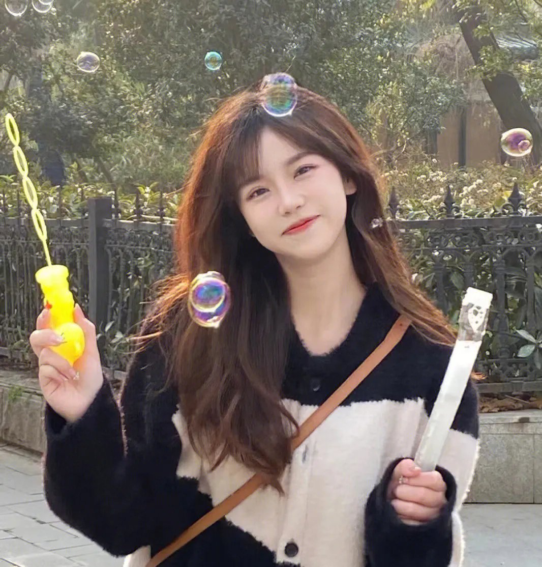 娘娘请自重，我真的不想代替陛下